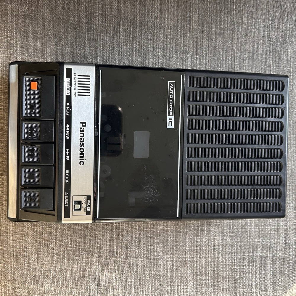 Panasonic Portable Cassette Recorder Speaker AC and Battery RQ-2107A w/Box EUC